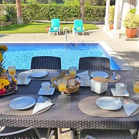 Sleeps 6 Pool Air Con Wifi T607845 *