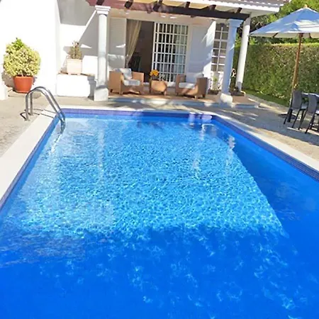 Вилла Sleeps 6 Pool Air Con Wifi T607845