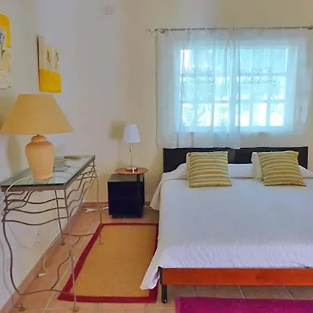 Villa Sleeps 6 Pool Air Con Wifi T607845