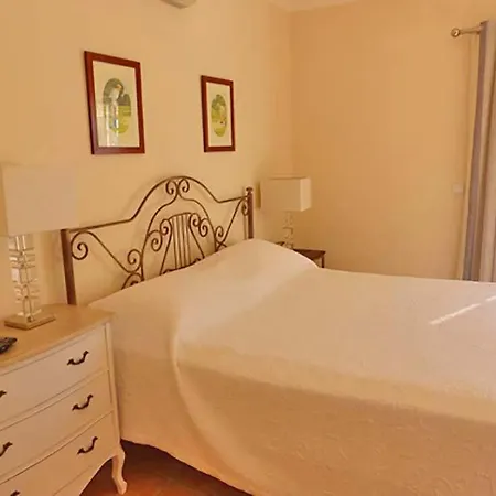 Villa Sleeps 6 Pool Air Con Wifi T607845