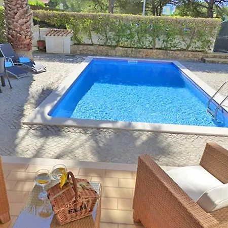 Sleeps 6 Pool Air Con Wifi T607845 Villa