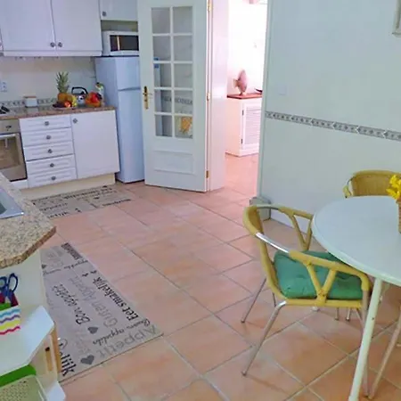 Sleeps 6 Pool Air Con Wifi T607845 * アルマンシル